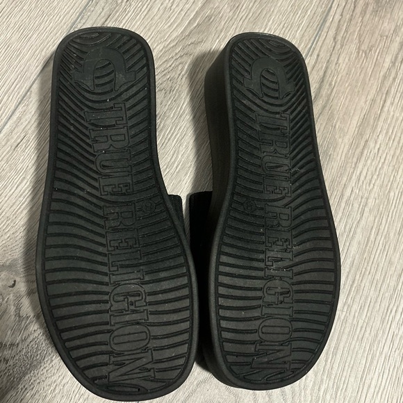 TRUE RELIGION platform sandals - Picture 4 of 5